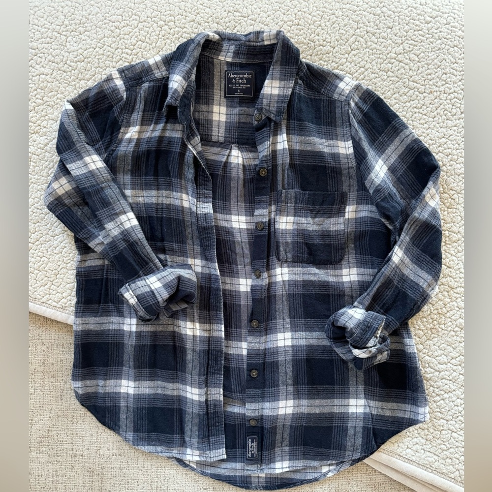 Abercrombie & Fitch blue and white plaid flannel shirt